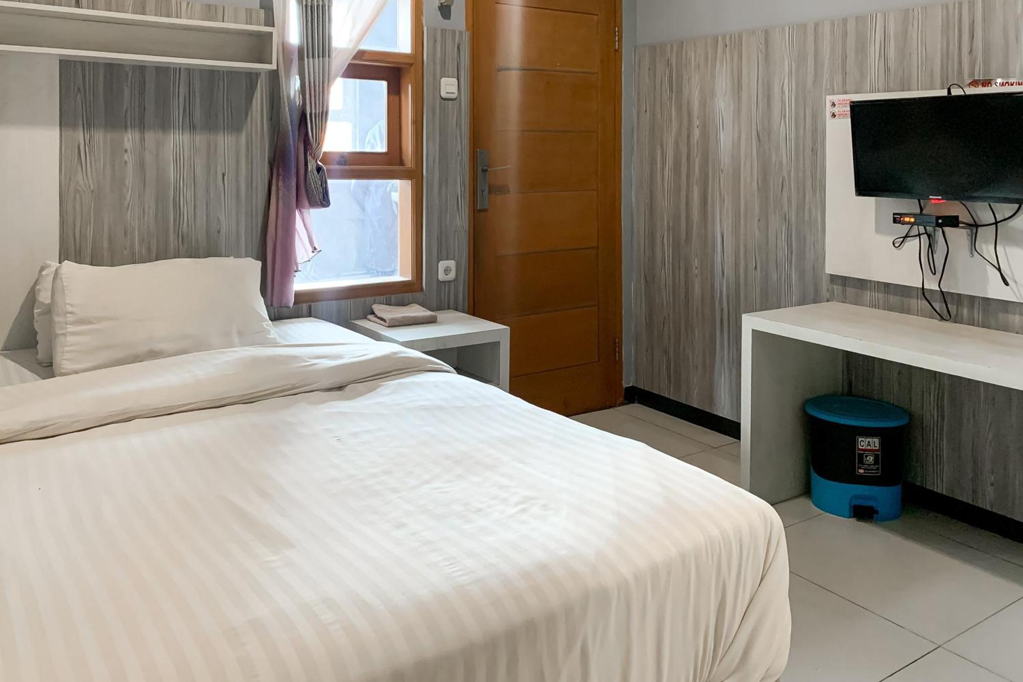 Karins Guesthouse Syariah Redpartner Bandung Ngoại thất bức ảnh