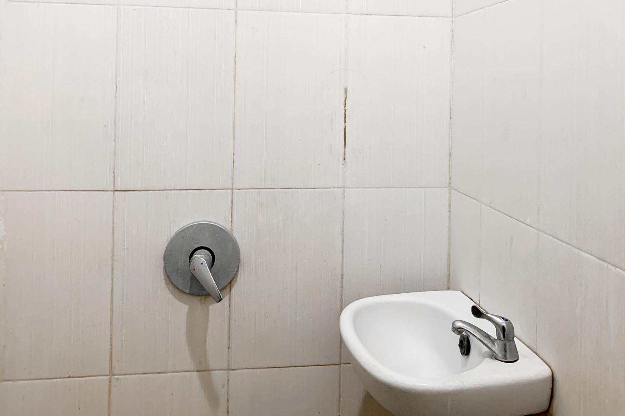 Karins Guesthouse Syariah Redpartner Bandung Ngoại thất bức ảnh