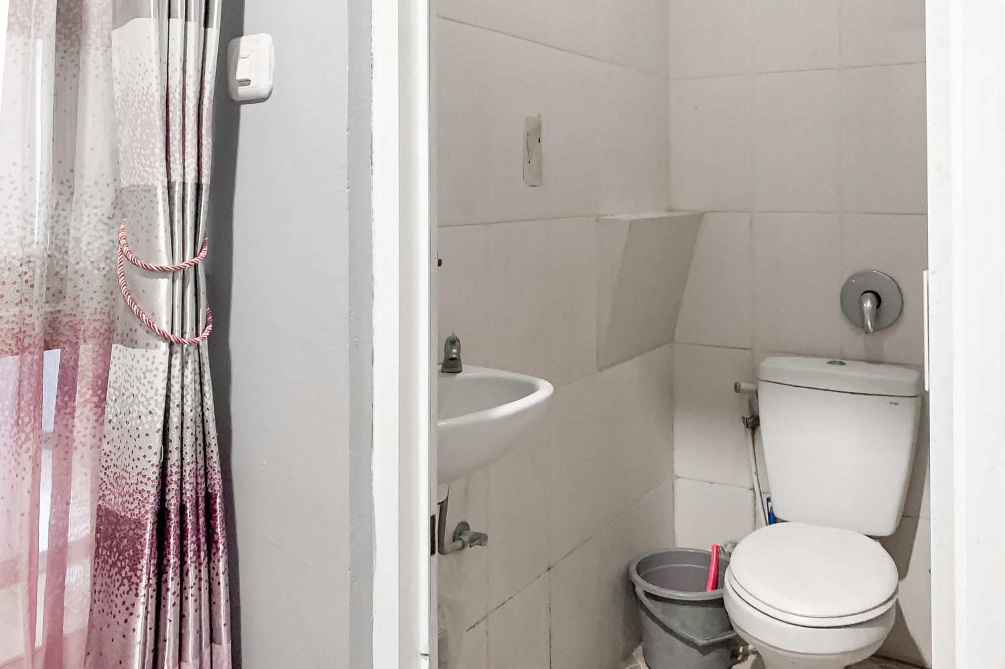 Karins Guesthouse Syariah Redpartner Bandung Ngoại thất bức ảnh