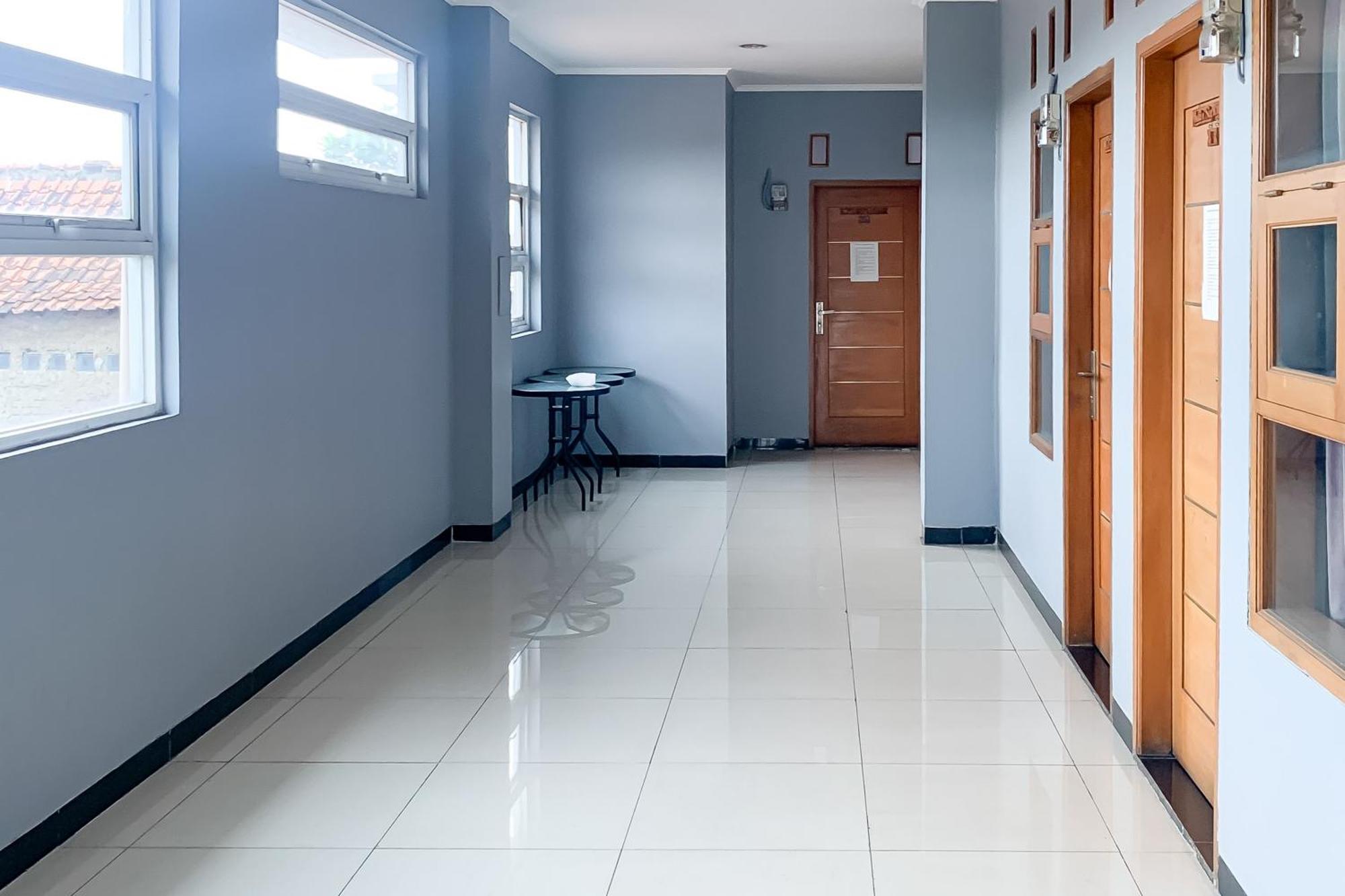 Karins Guesthouse Syariah Redpartner Bandung Ngoại thất bức ảnh